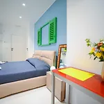 לינה וארוחת בוקר Maree Seafront B&B - Sea View King Room מולפטה