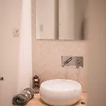 לינה וארוחת בוקר Maree Seafront B&B - Sea View King Room