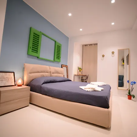 לינה וארוחת בוקר Maree Seafront