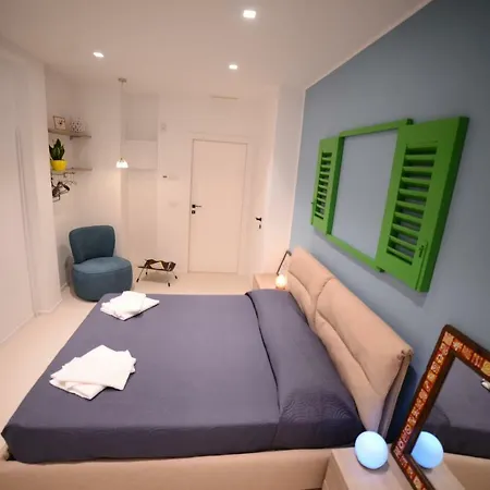 לינה וארוחת בוקר Maree Seafront