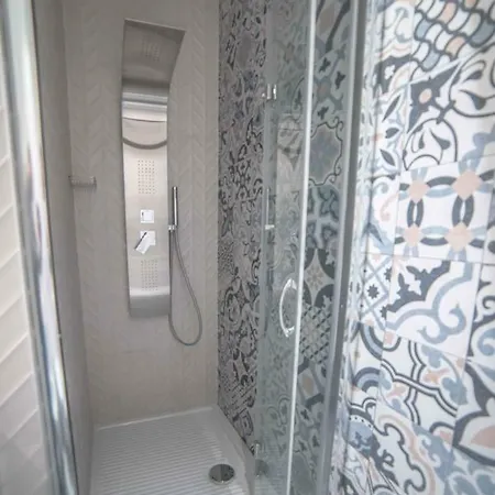 Maree Seafront Bed & Breakfast
